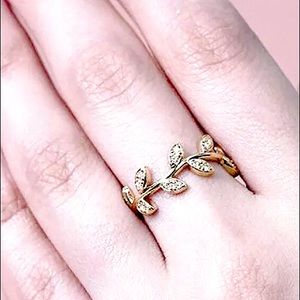 💐AAA Cubic Zirconia Leaf Band in Rose Gold Plate